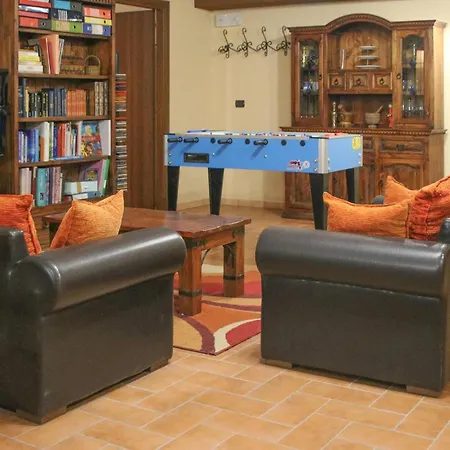 2 Bedroom Gorgeous In Manoppello Scalo